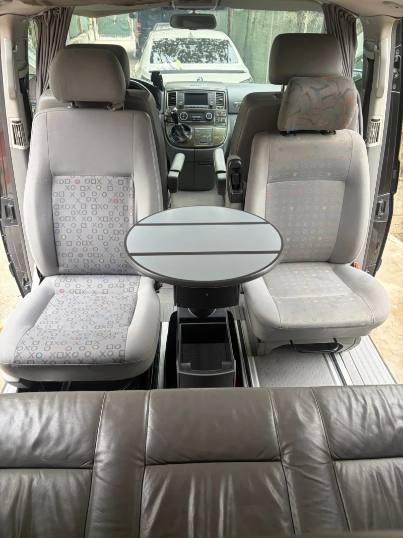 VW Multivan 2.5 TDI 174ps, снимка 9 - Бусове и автобуси - 52057519
