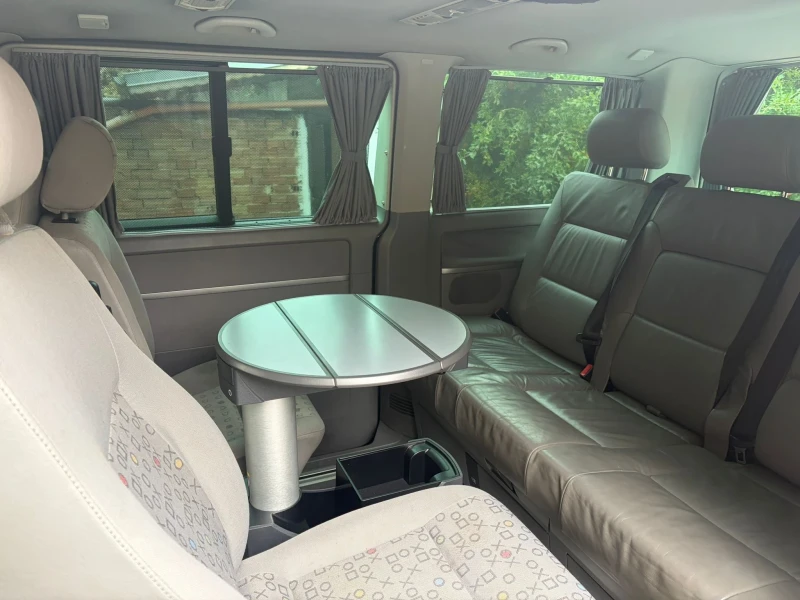 VW Multivan 2.5 TDI 174ps, снимка 17 - Бусове и автобуси - 52057519