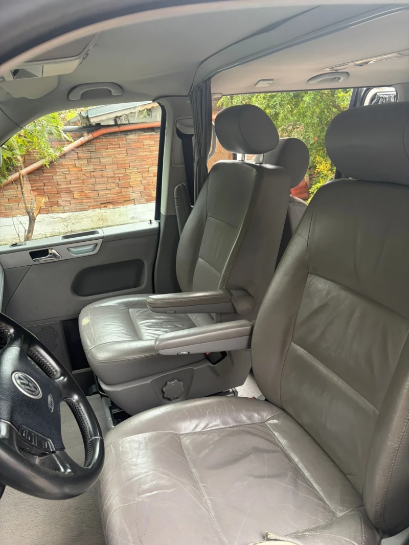 VW Multivan 2.5 TDI 174ps, снимка 16 - Бусове и автобуси - 52057519