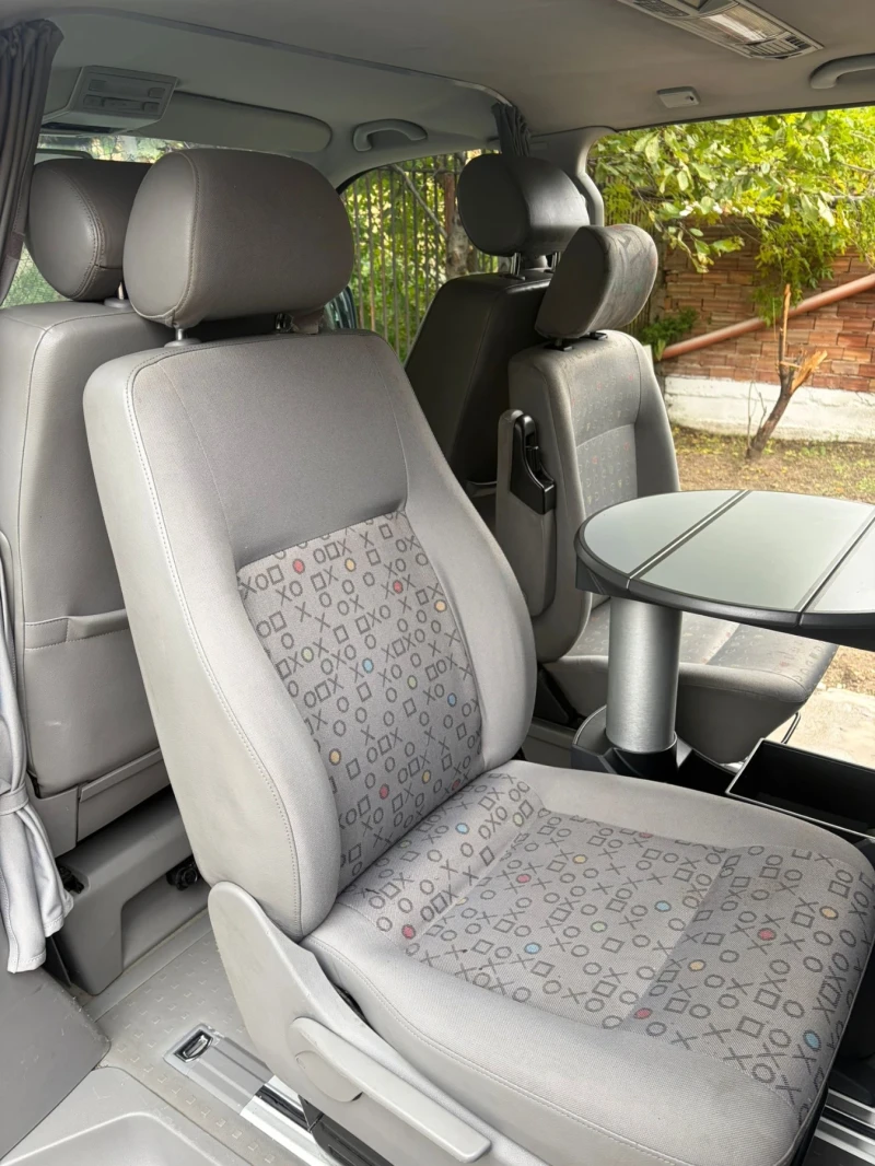 VW Multivan 2.5 TDI 174ps, снимка 13 - Бусове и автобуси - 52057519