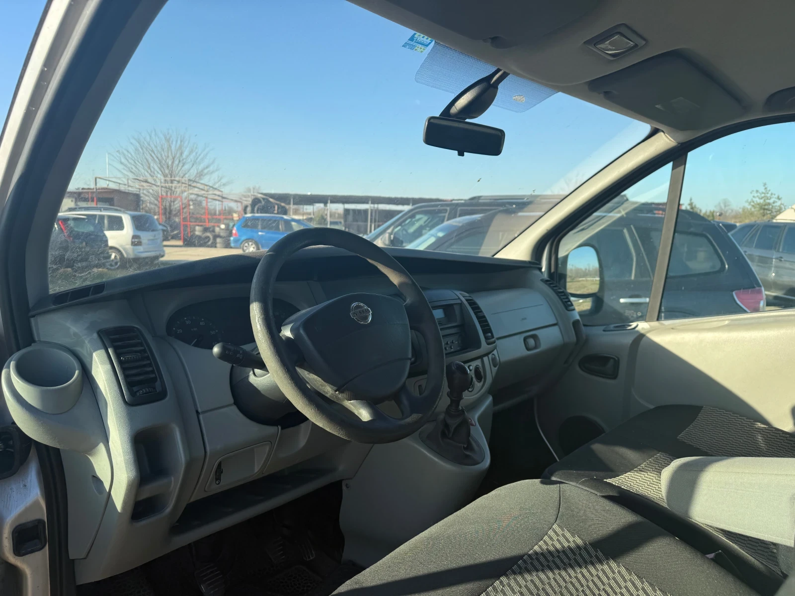 Nissan Primastar 2.5d - изображение 5