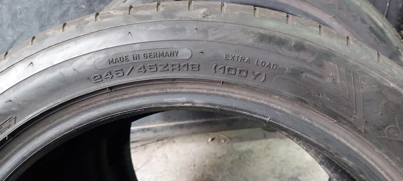 Гуми Зимни 245/45R18, снимка 8 - Гуми и джанти - 35606468