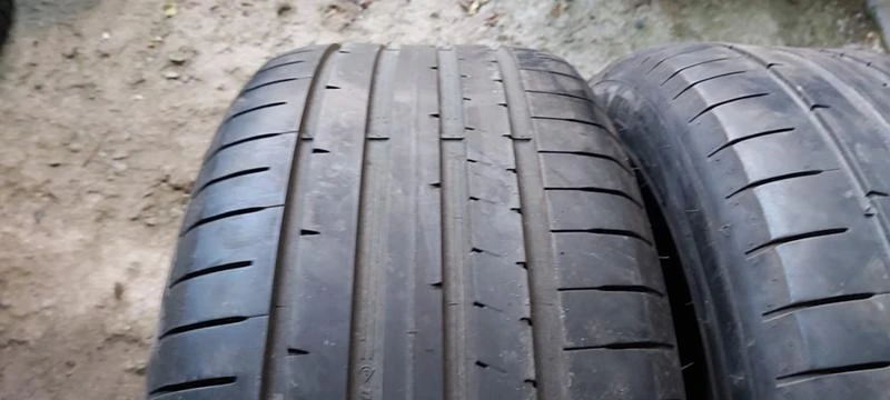 Гуми Зимни 245/45R18, снимка 3 - Гуми и джанти - 35606468