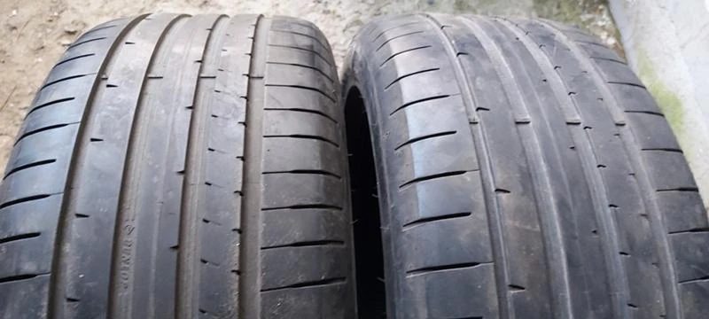 Гуми Зимни 245/45R18, снимка 2 - Гуми и джанти - 35606468