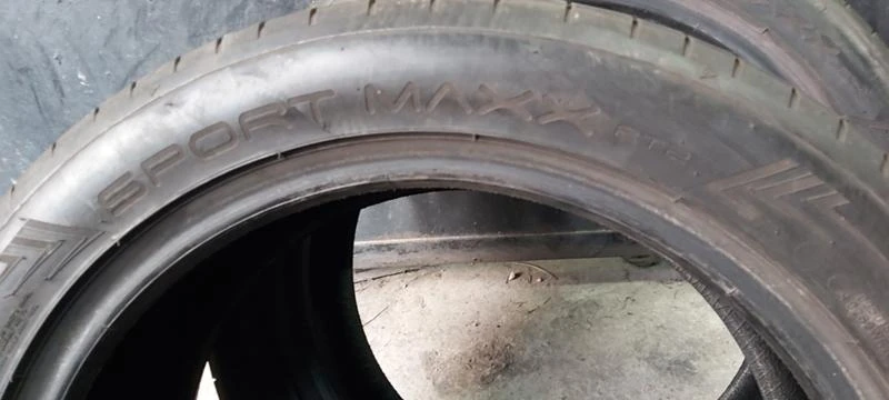 Гуми Зимни 245/45R18, снимка 7 - Гуми и джанти - 35606468