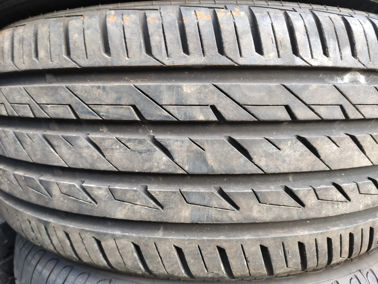 Гуми Летни 225/40R18, снимка 6 - Гуми и джанти - 55478547