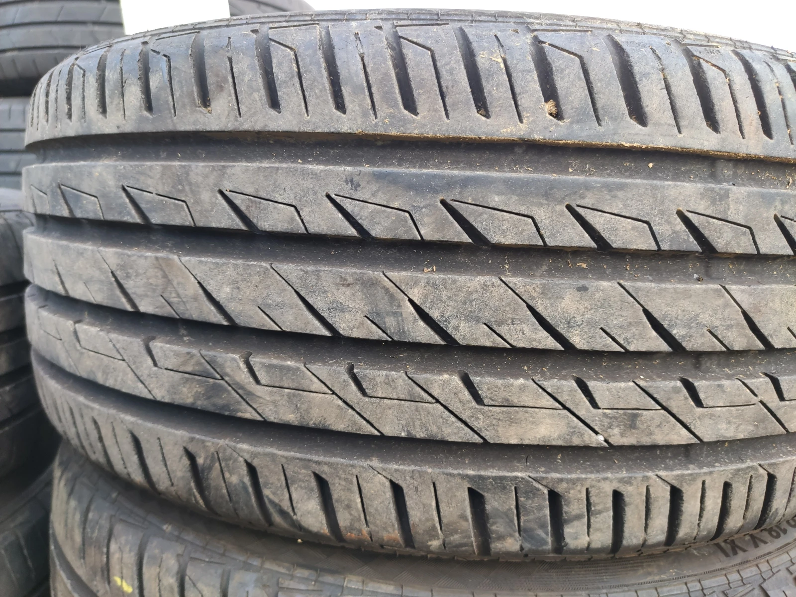 Гуми Летни 225/40R18, снимка 3 - Гуми и джанти - 55478547