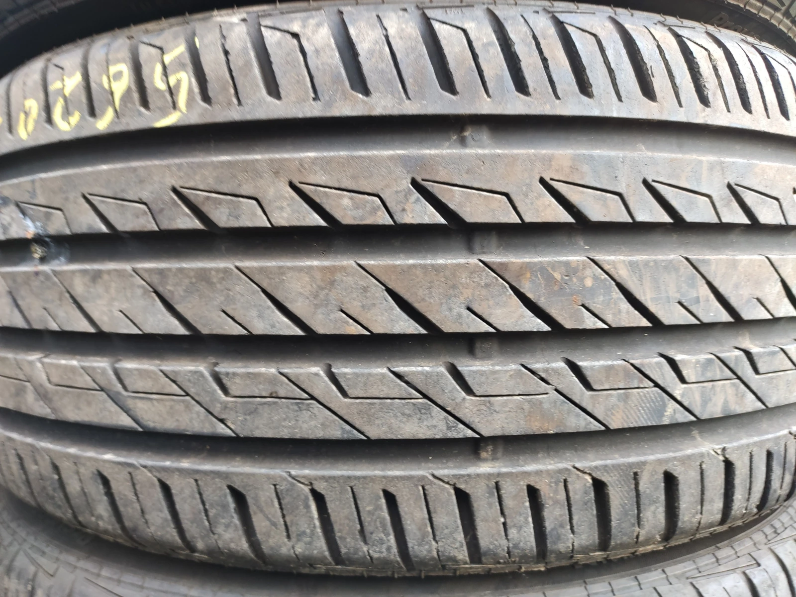 Гуми Летни 225/40R18, снимка 4 - Гуми и джанти - 55478547