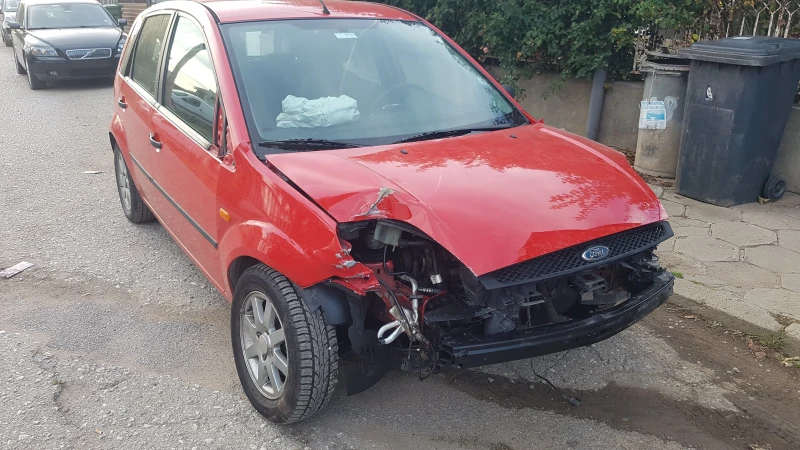 Ford Fiesta 1.3i, снимка 2 - Автомобили и джипове - 47650084