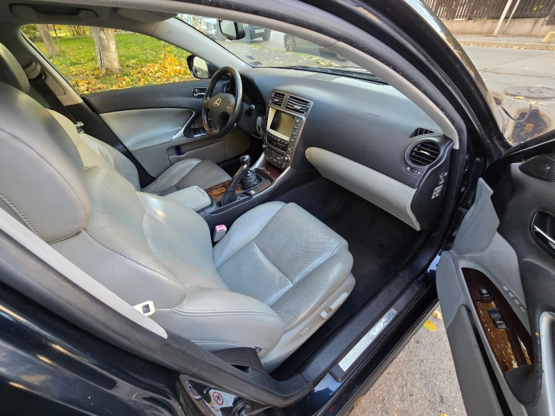 Lexus IS 220d, снимка 16 - Автомобили и джипове - 47817374