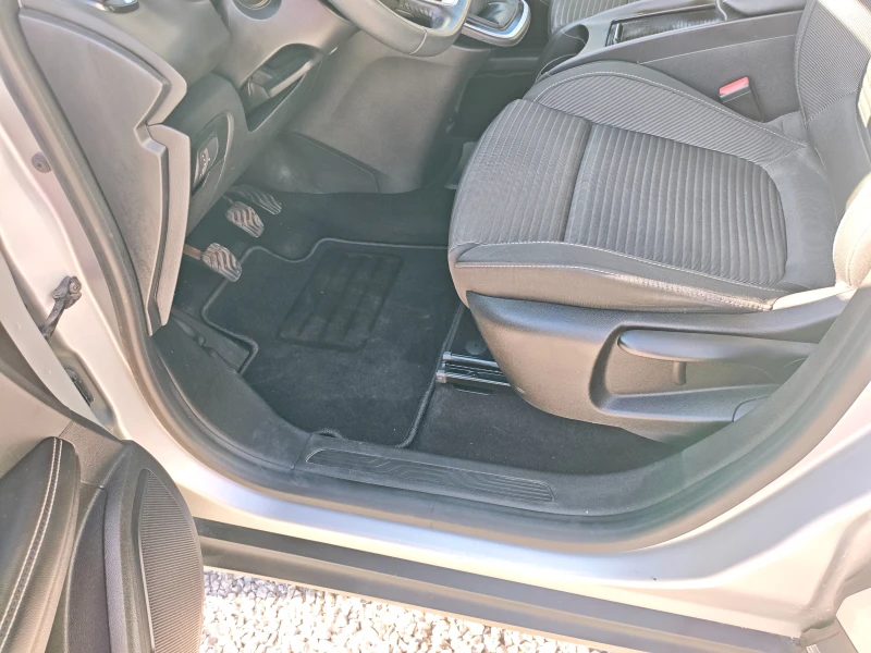 Renault Scenic 1.5 Dci, снимка 14 - Автомобили и джипове - 52397949