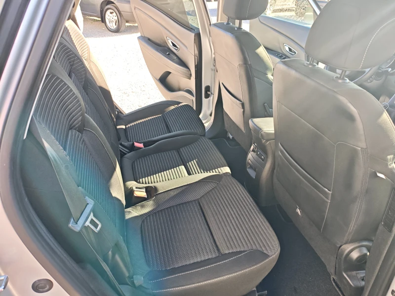 Renault Scenic 1.5 Dci, снимка 11 - Автомобили и джипове - 52397949
