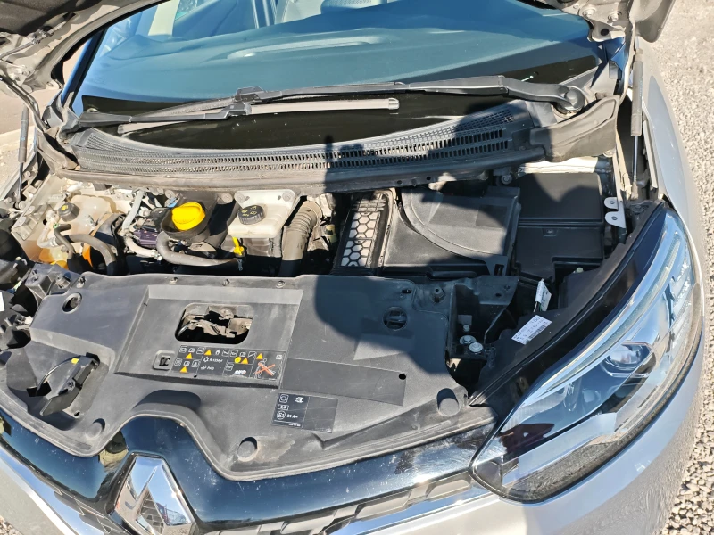 Renault Scenic 1.5 Dci, снимка 16 - Автомобили и джипове - 52397949