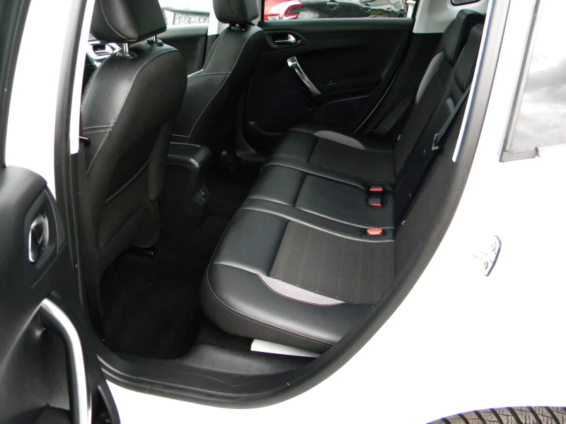 Peugeot 2008 EURO6B* 1.6ecoHDI-ALLURE* NAVI-ПАНОРАМА* КАТО НОВО, снимка 11 - Автомобили и джипове - 52146012