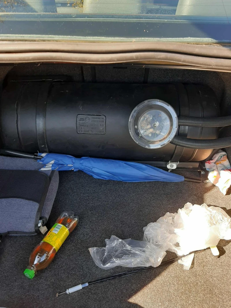 VW Jetta 2.5, снимка 9 - Автомобили и джипове - 52264705