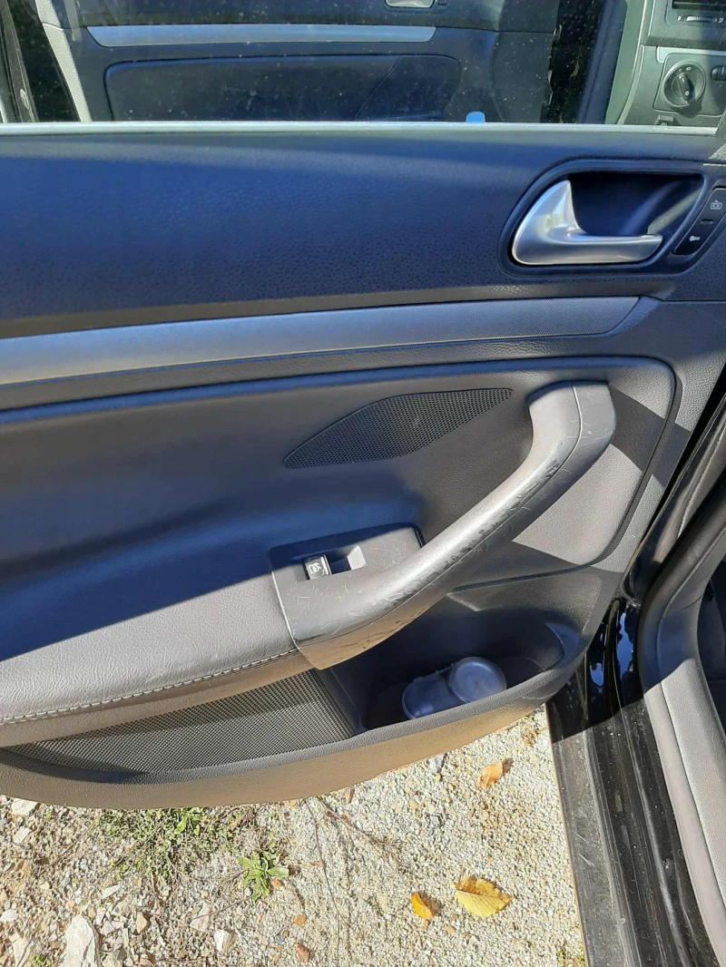 VW Jetta 2.5, снимка 11 - Автомобили и джипове - 52264705