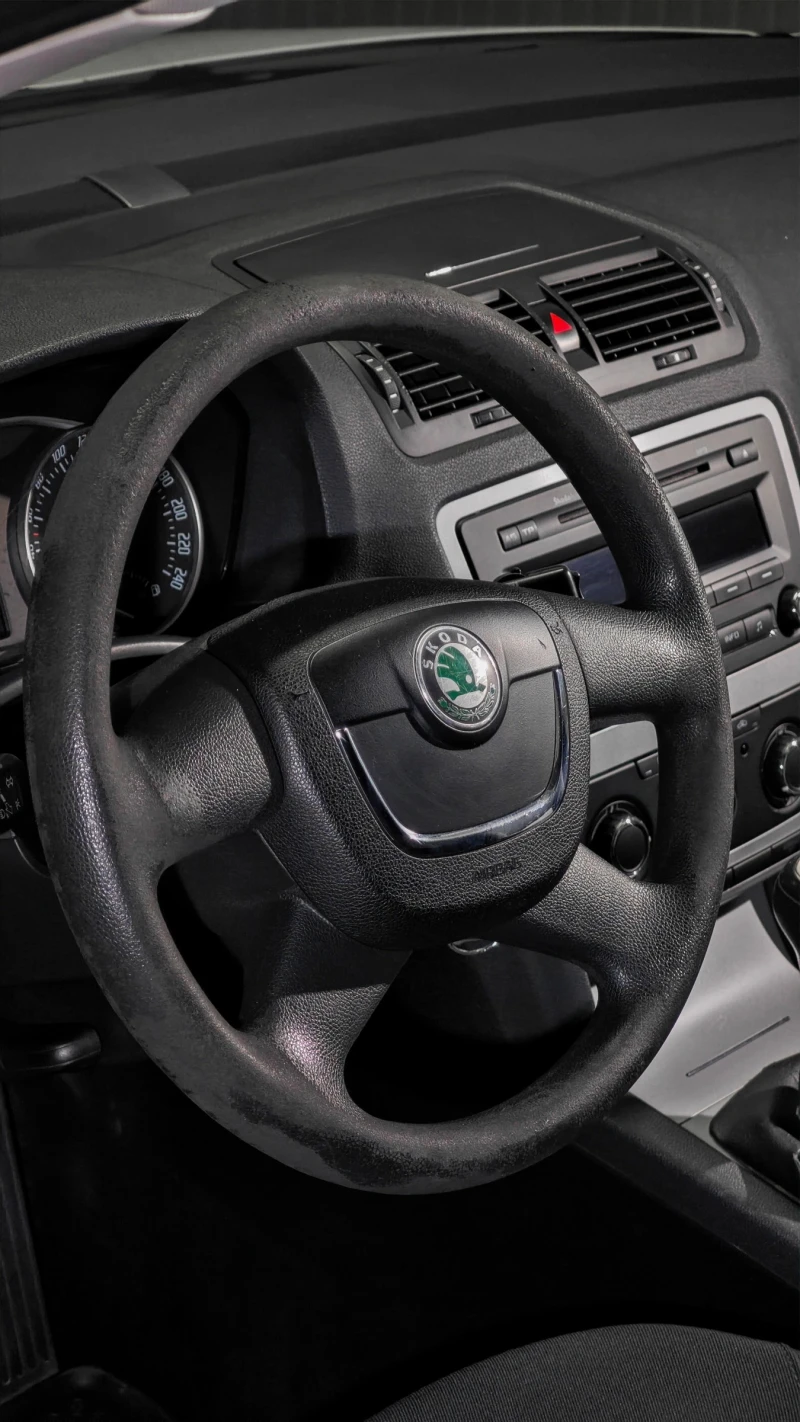 Skoda Octavia 1.6 TDI, снимка 9 - Автомобили и джипове - 53078900