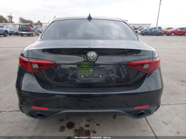 Alfa Romeo Giulia * KEYLESS* КОЖА* ПОДГРЕВ* НАВИ* , снимка 9 - Автомобили и джипове - 53768569