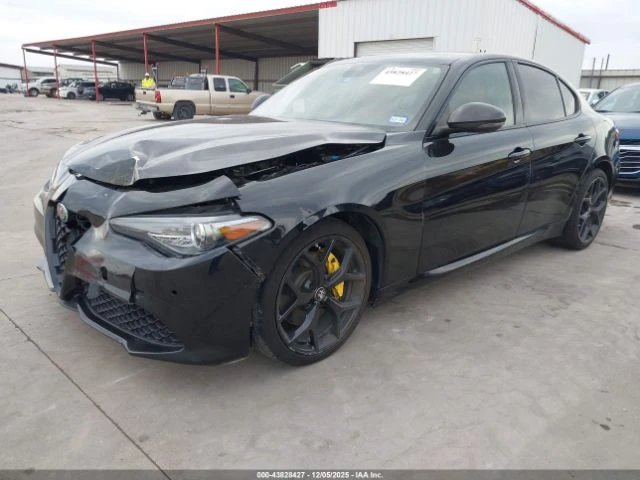 Alfa Romeo Giulia * KEYLESS* КОЖА* ПОДГРЕВ* НАВИ* , снимка 2 - Автомобили и джипове - 53768569
