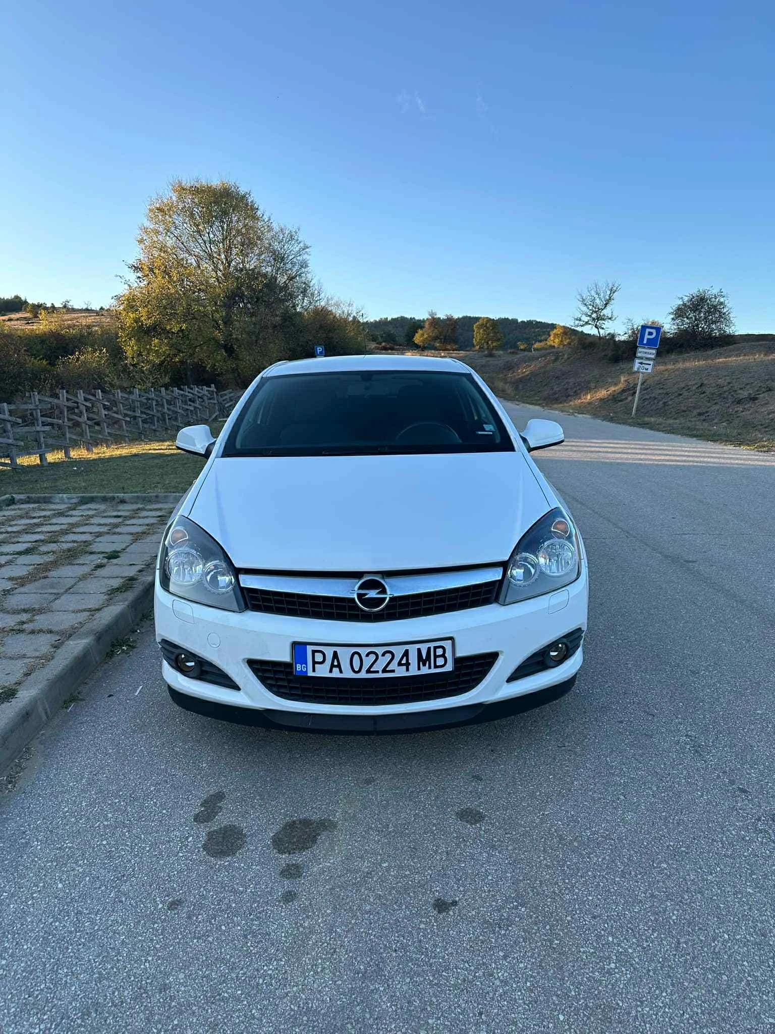 Opel Astra 1.6/2010г - изображение 2