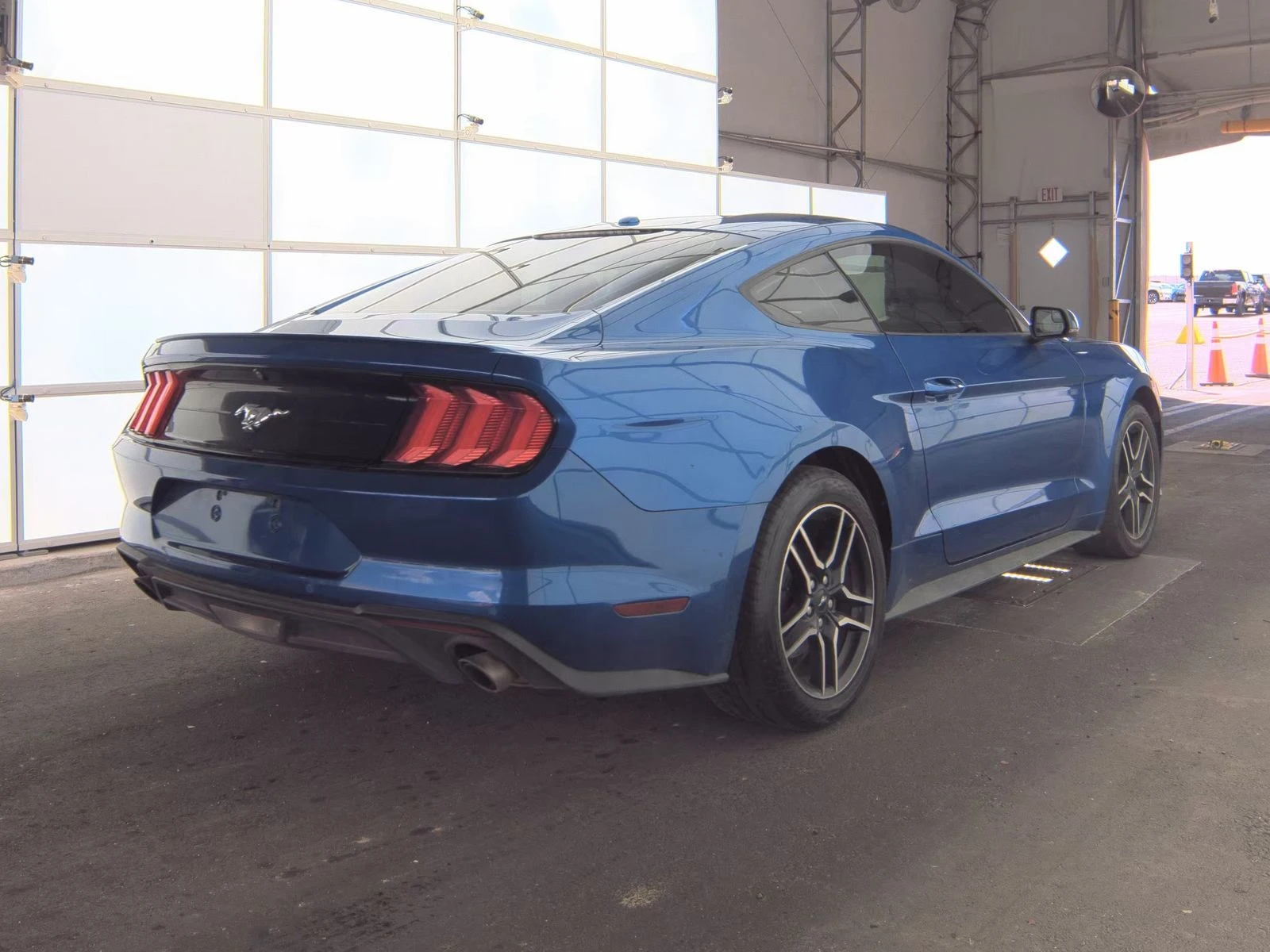 Ford Mustang EcoBoost Обдух* Кожа* Голямата Навигация* Ambient* - изображение 4