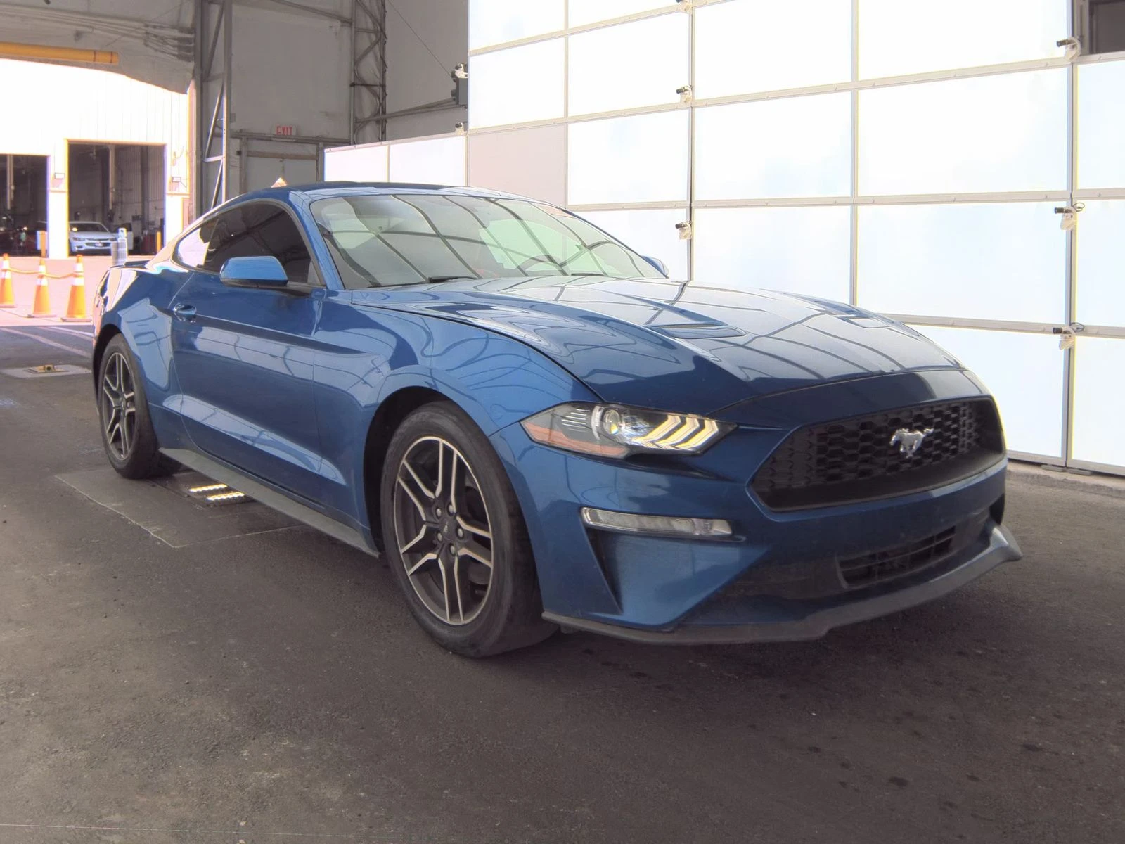 Ford Mustang EcoBoost Обдух* Кожа* Голямата Навигация* Ambient* - изображение 3