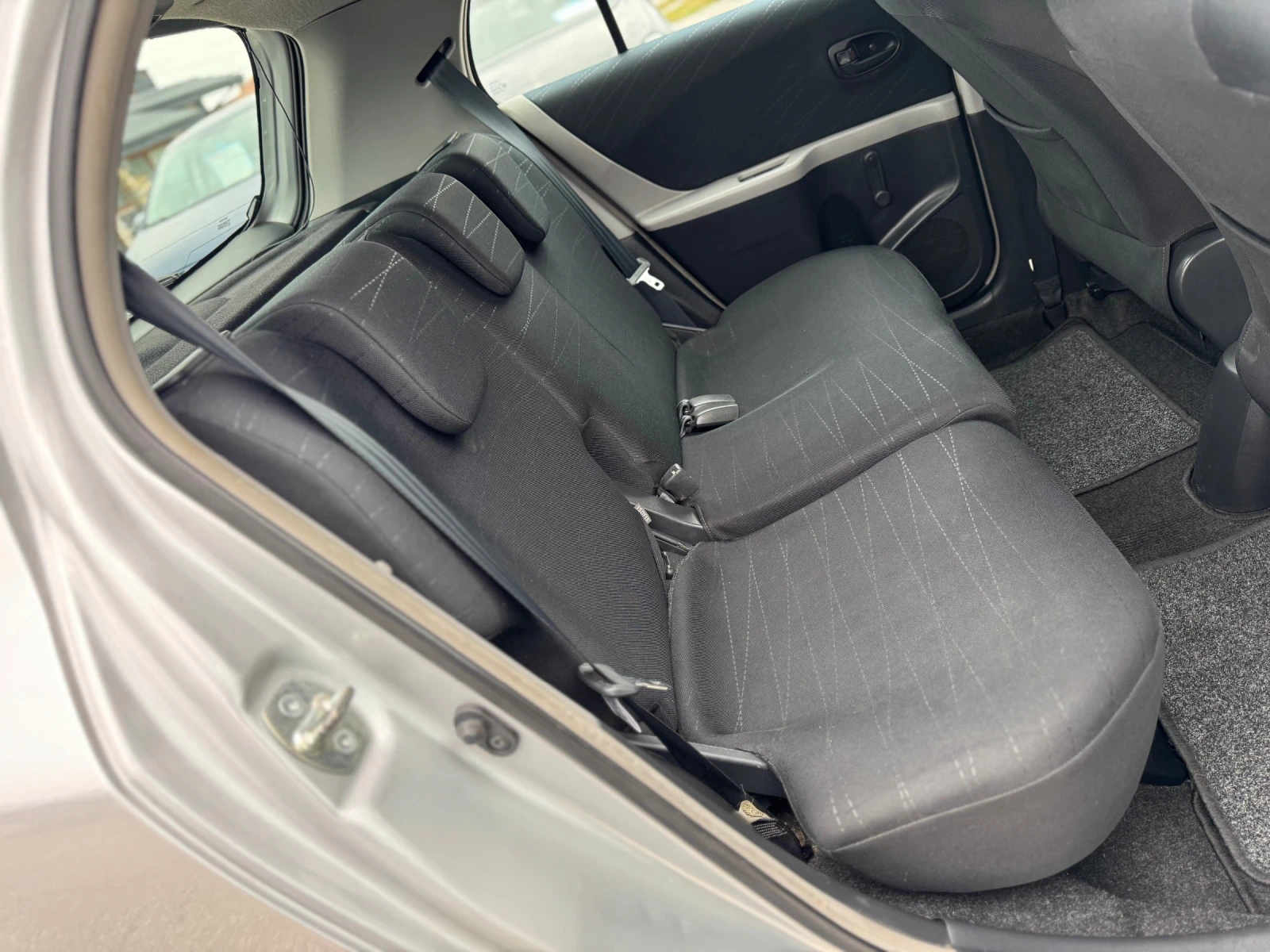 Toyota Yaris 1.4 90 D-4D  | Mobile.bg   13