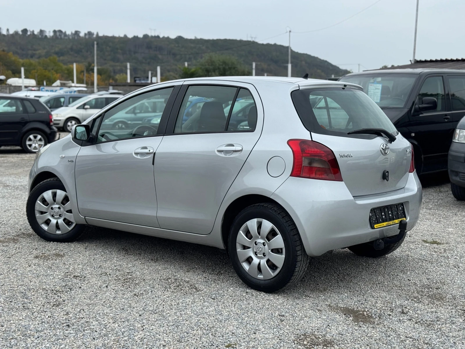 Toyota Yaris 1.4 90кс D-4D КЛИМАТИК - изображение 8