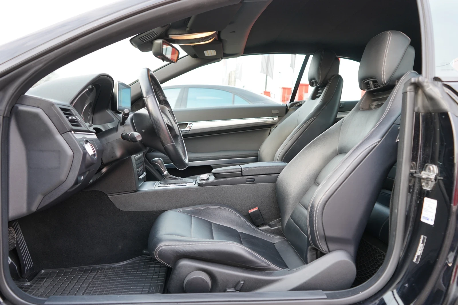 Mercedes-Benz E 350 d* CABRIO* CAMERA* CARPLAY*  - изображение 8