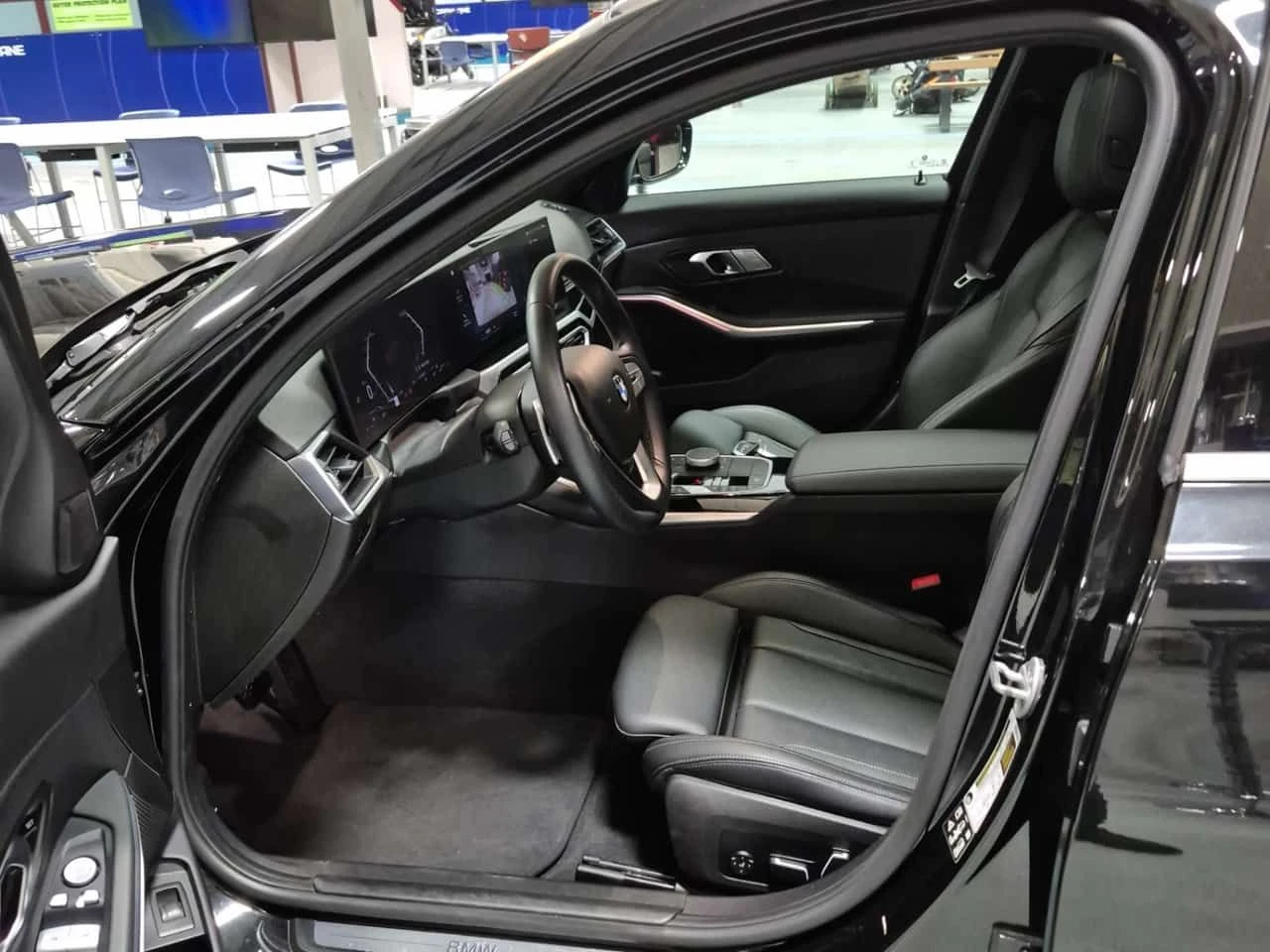 BMW 330 I XDRIVE| PANO| AMBIENT| CARFAX| , снимка 8 - Автомобили и джипове - 53984793