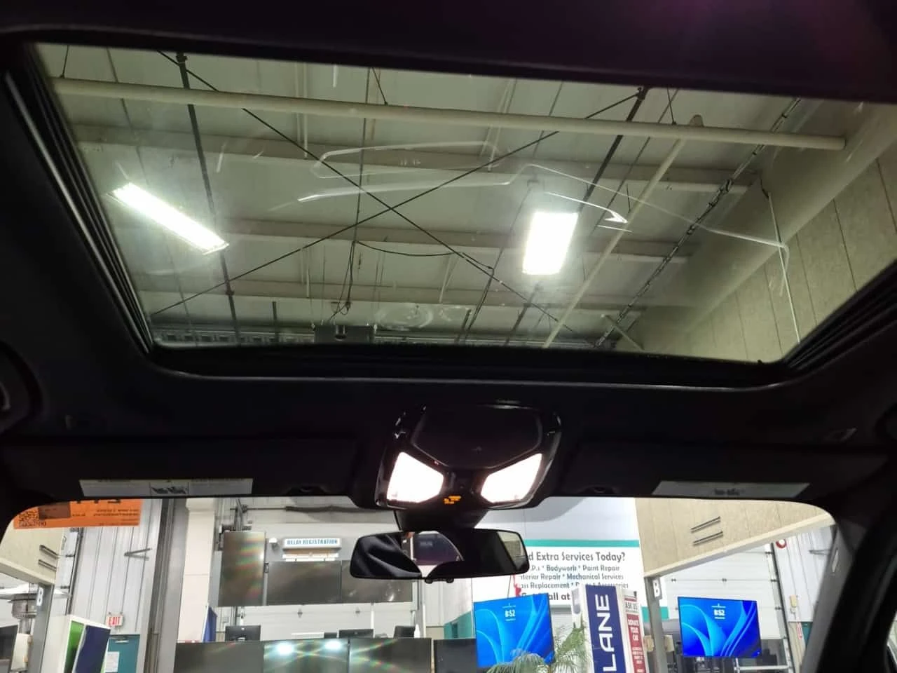 BMW 330 I XDRIVE| PANO| AMBIENT| CARFAX| , снимка 13 - Автомобили и джипове - 53984793