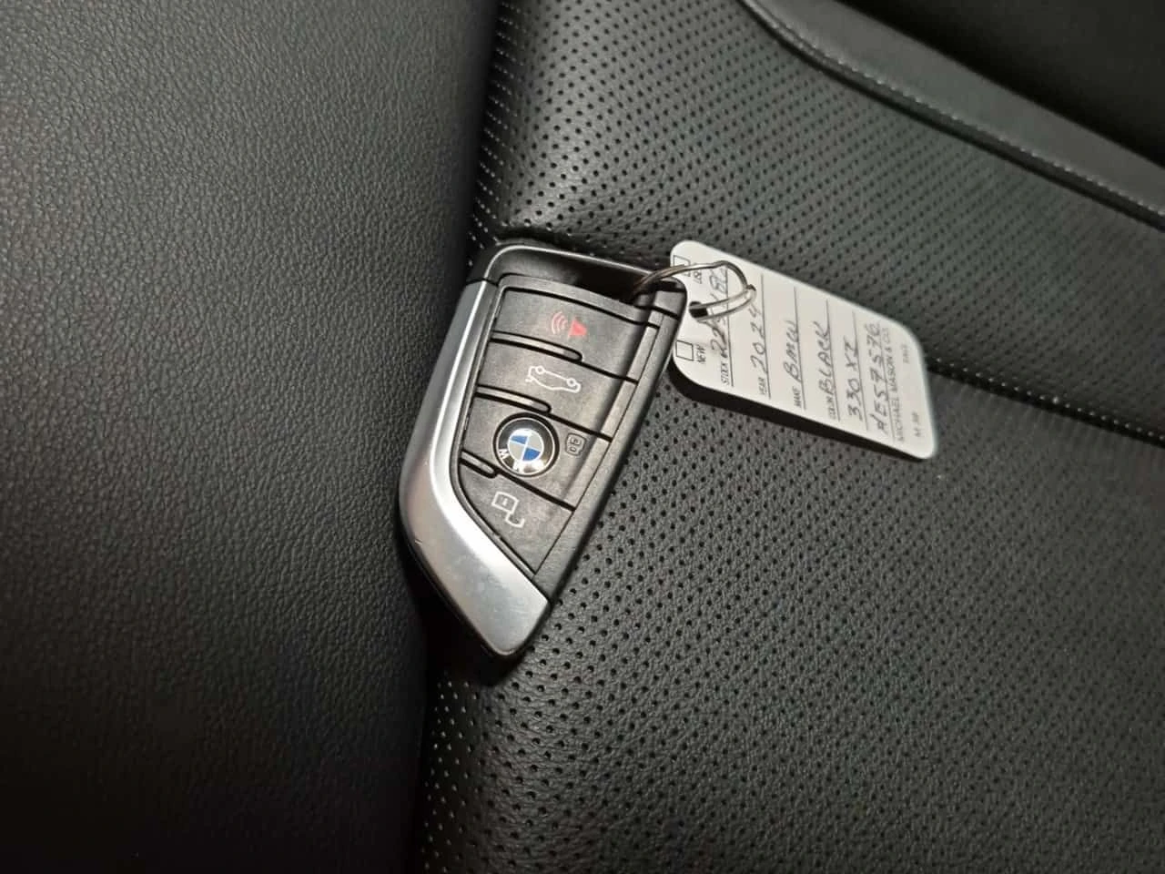 BMW 330 I XDRIVE| PANO| AMBIENT| CARFAX| , снимка 17 - Автомобили и джипове - 53984793