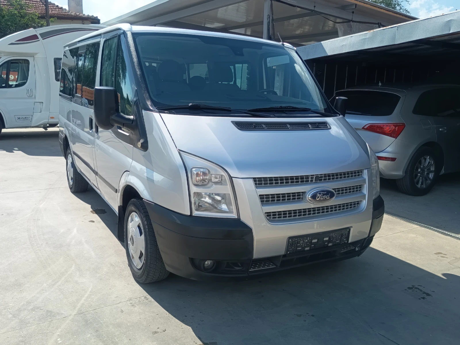 Ford Transit Custom 2.2tdci, снимка 2 - Автомобили и джипове - 54874559