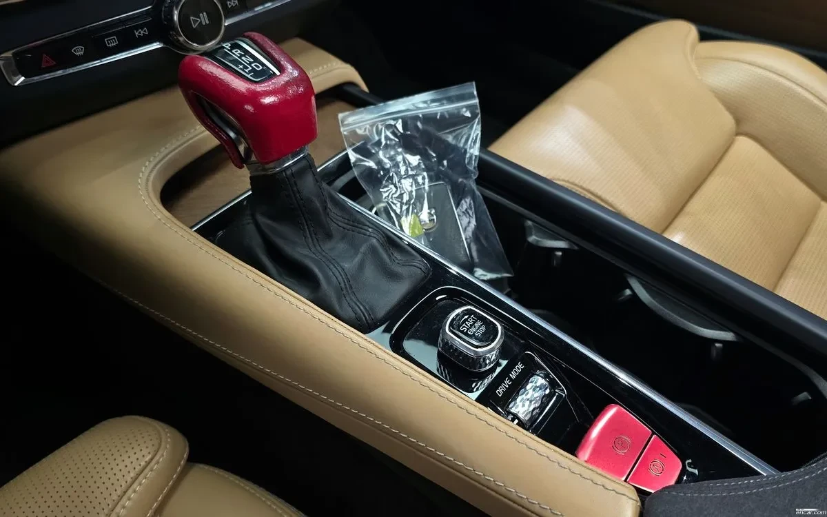 Volvo S90 2.0 T5 Inscription 2019, снимка 8 - Автомобили и джипове - 55014264