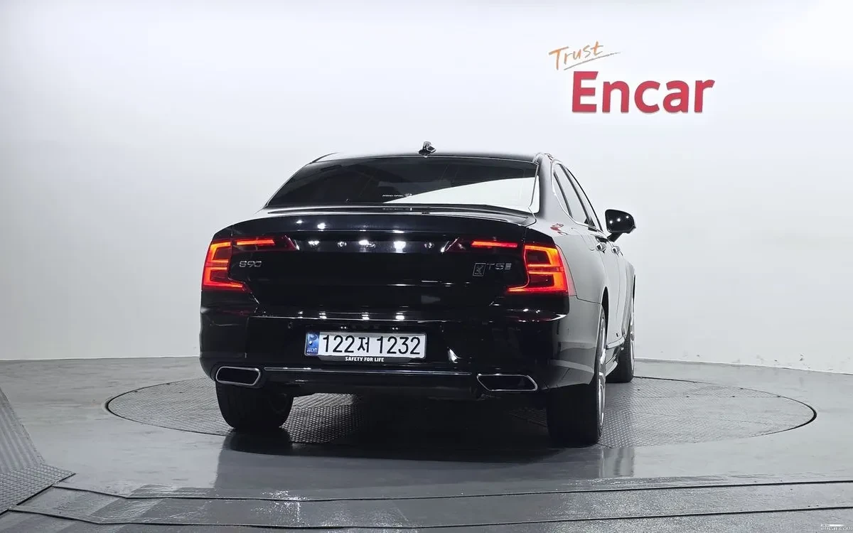 Volvo S90 2.0 T5 Inscription 2019, снимка 4 - Автомобили и джипове - 55014264