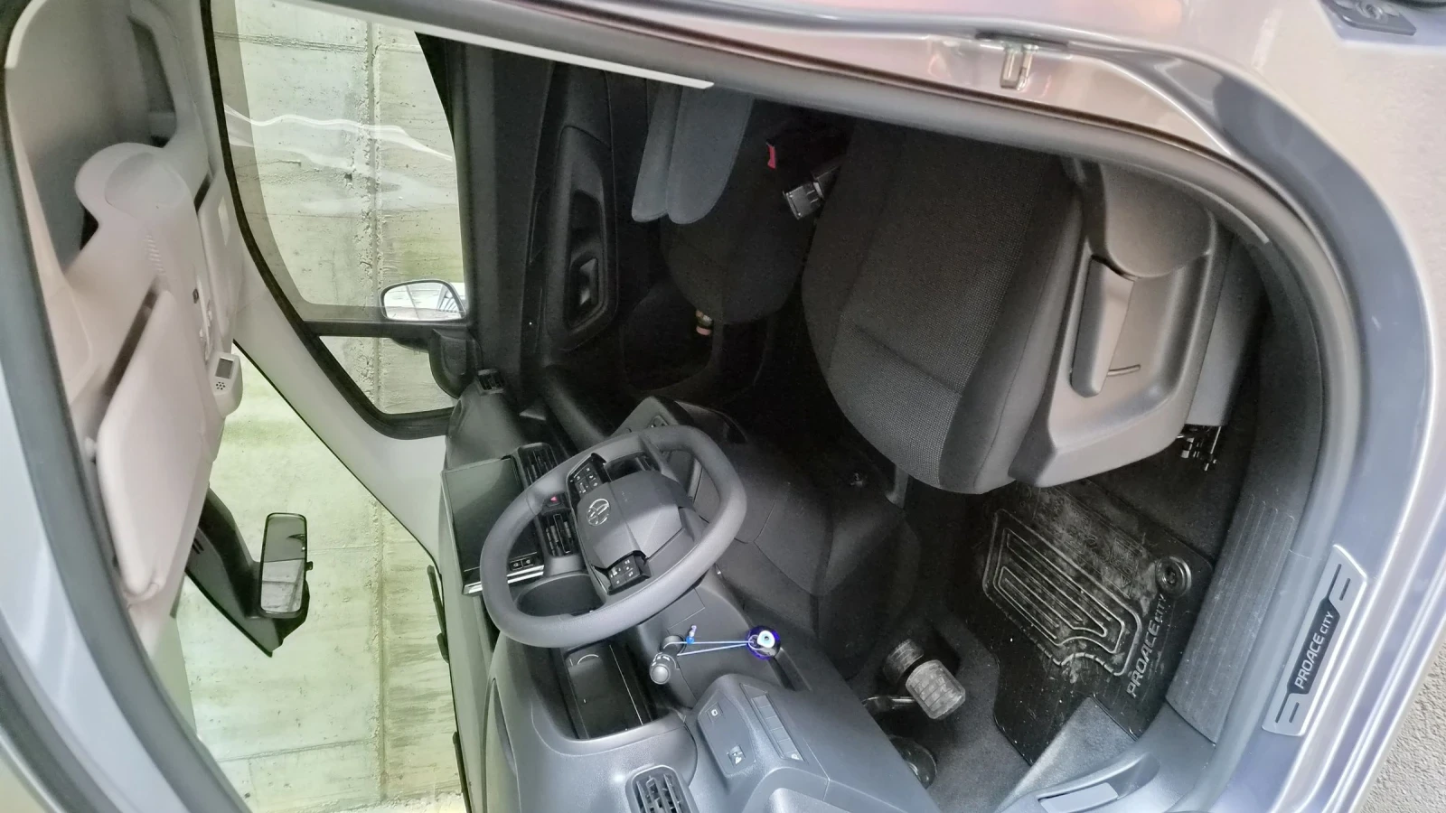 Toyota Proace City Чисто нов, снимка 7 - Автомобили и джипове - 55063415