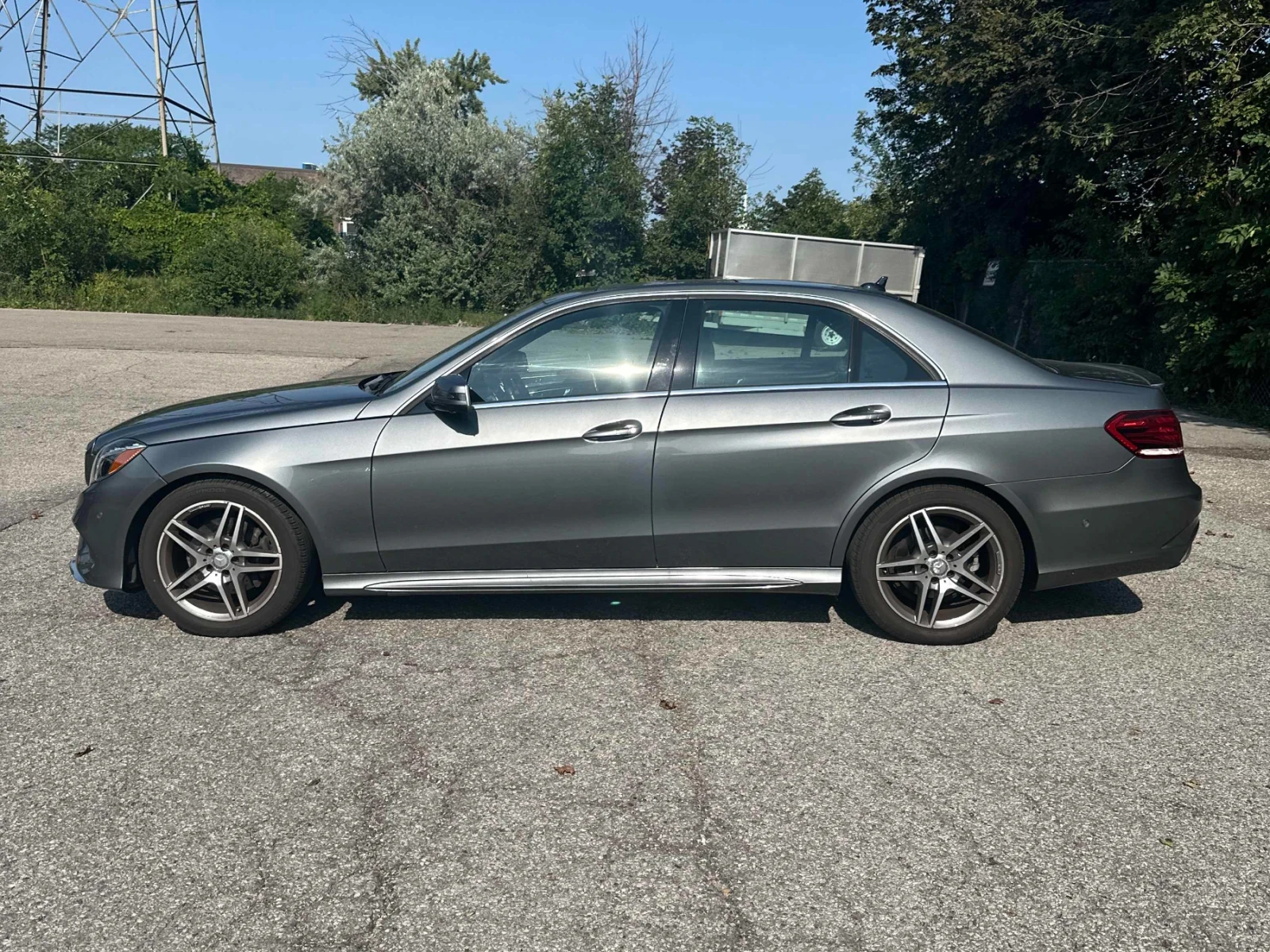 Mercedes-Benz E 400 4MATIC* HARMAN KARDON* Extended leather* CARFAX , снимка 3 - Автомобили и джипове - 55504428