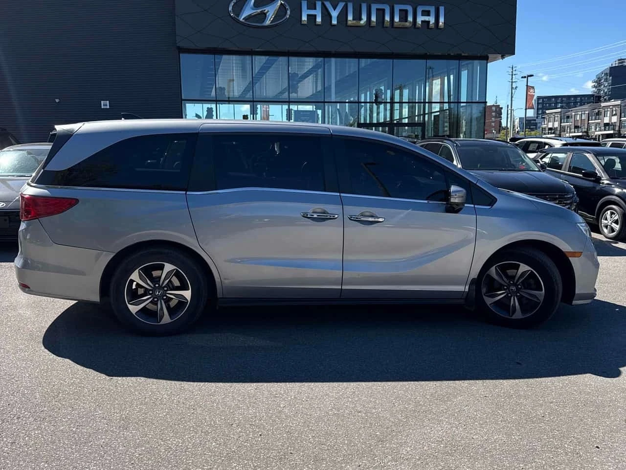 Honda Odyssey * EX L * АВТОКРЕДИТ БЕЗ ПЪРВОНАЧАЛНА ВНОСКА* , снимка 3 - Автомобили и джипове - 56223368
