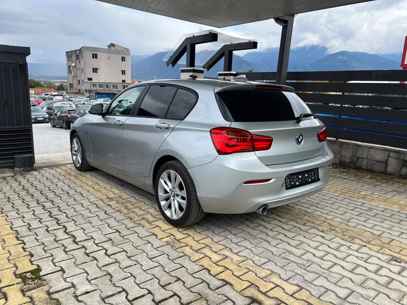 BMW 118 D Bi-xenon* Avtom* Urban* 150kc., снимка 4 - Автомобили и джипове - 56234715