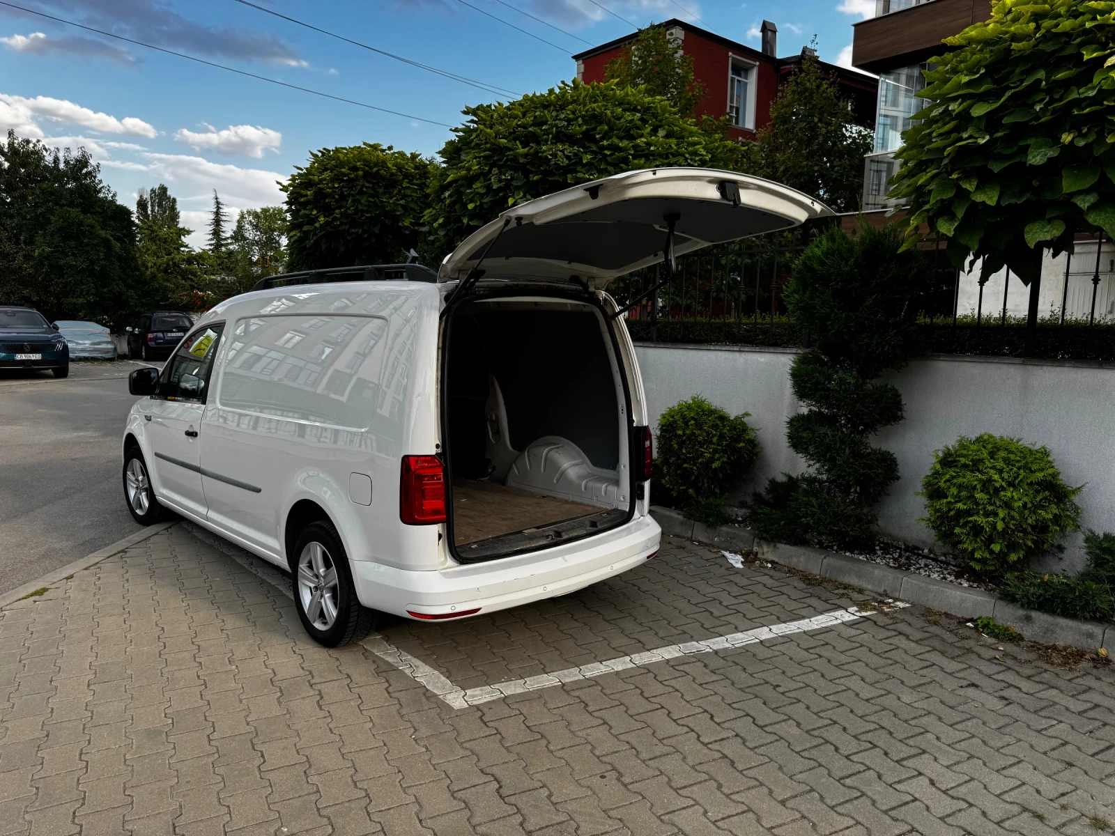 VW Caddy, снимка 7 - Автомобили и джипове - 56627535