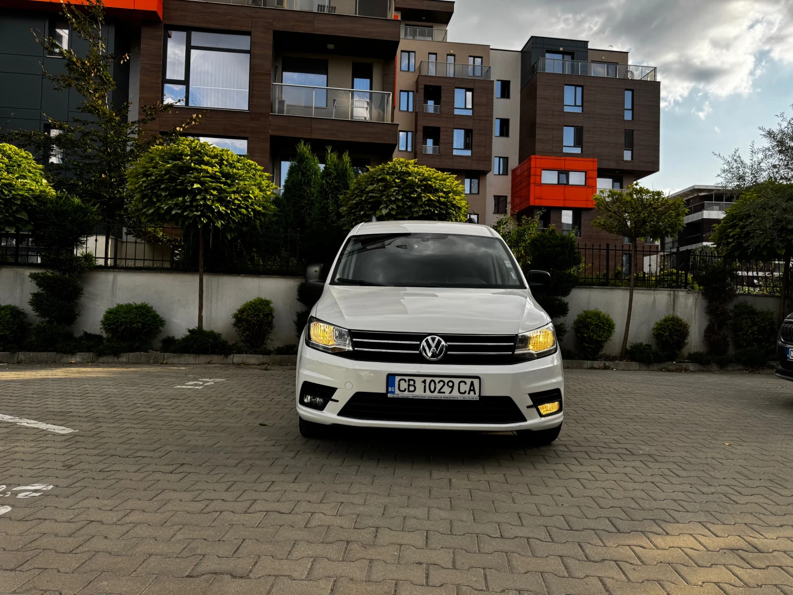 VW Caddy, снимка 14 - Автомобили и джипове - 56627535
