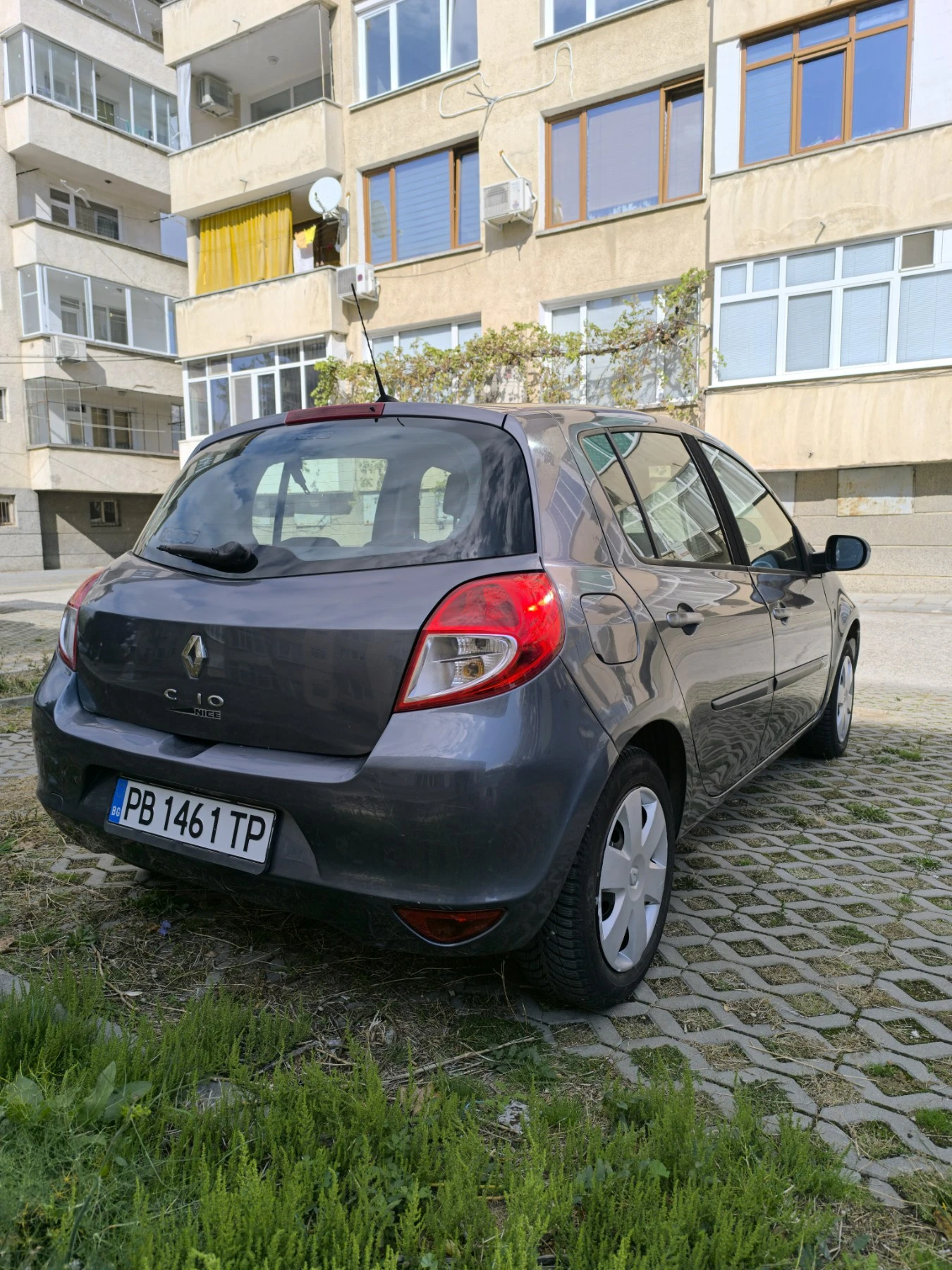 Renault Clio, снимка 4 - Автомобили и джипове - 56646876