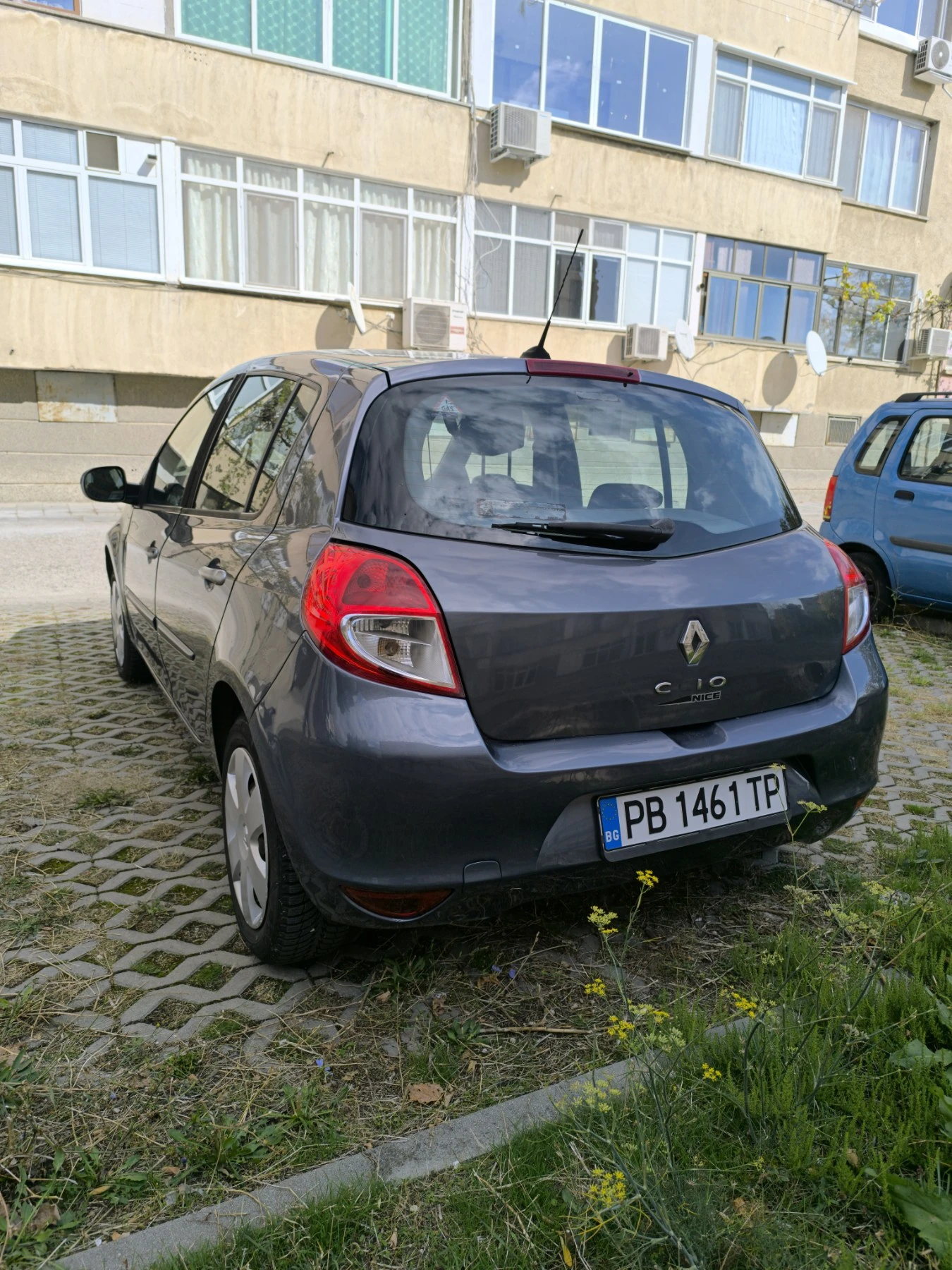 Renault Clio, снимка 3 - Автомобили и джипове - 56646876