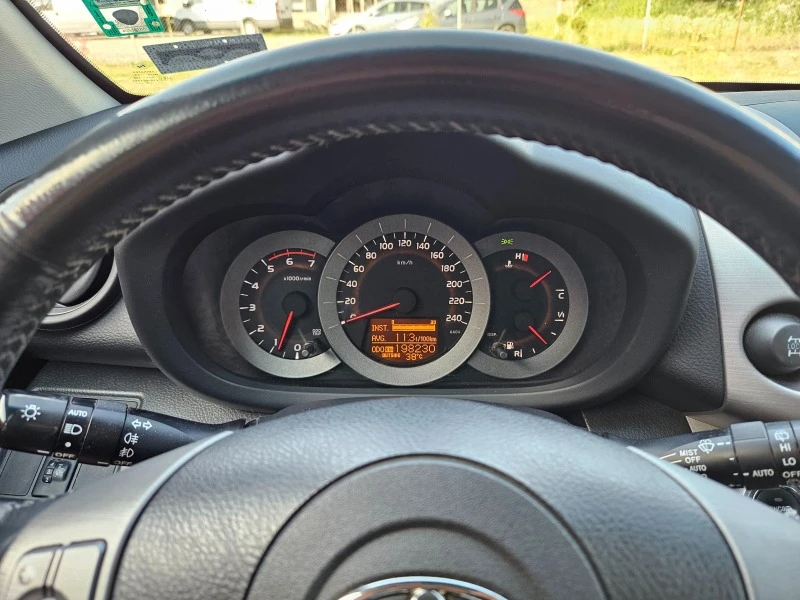 Toyota Rav4 2.2D4D 136 к.с., снимка 11 - Автомобили и джипове - 46433628