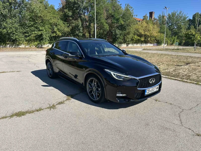 Infiniti Q30 sport, снимка 6 - Автомобили и джипове - 52439373