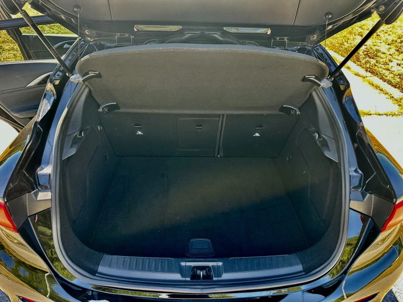 Infiniti Q30 sport, снимка 10 - Автомобили и джипове - 52439373