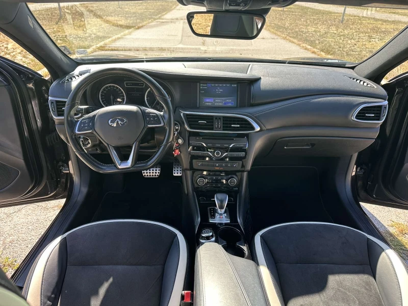 Infiniti Q30 sport, снимка 7 - Автомобили и джипове - 52439373