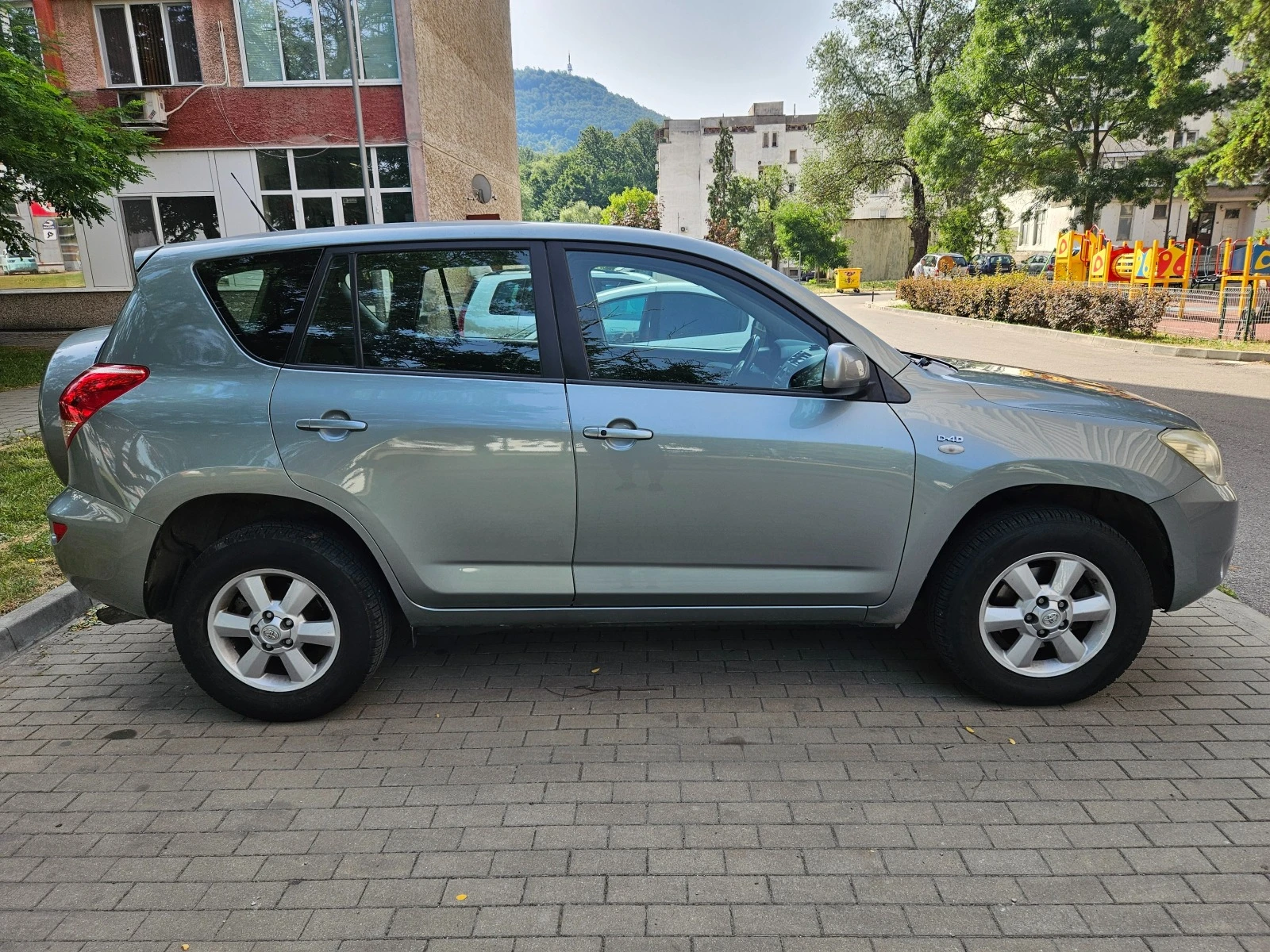 Toyota Rav4 2.2D4D 136 к.с. - изображение 5