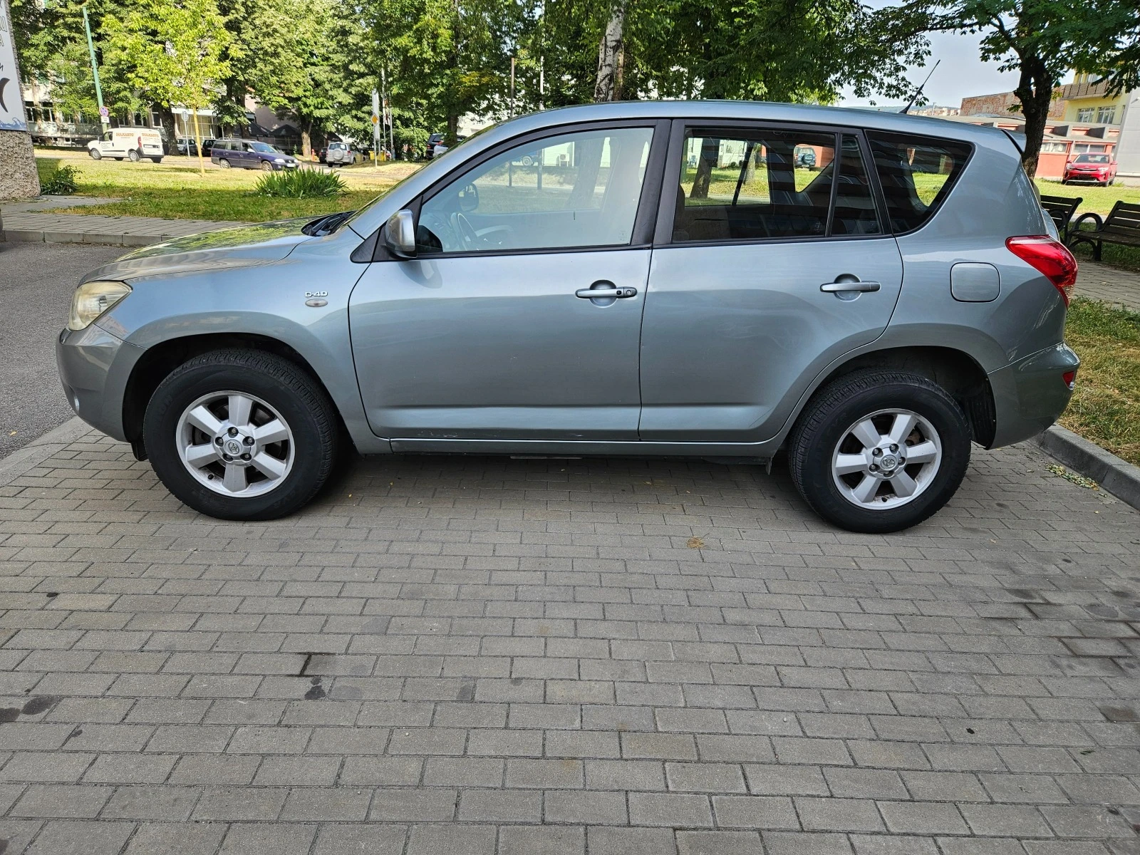 Toyota Rav4 2.2D4D 136 к.с. - изображение 3