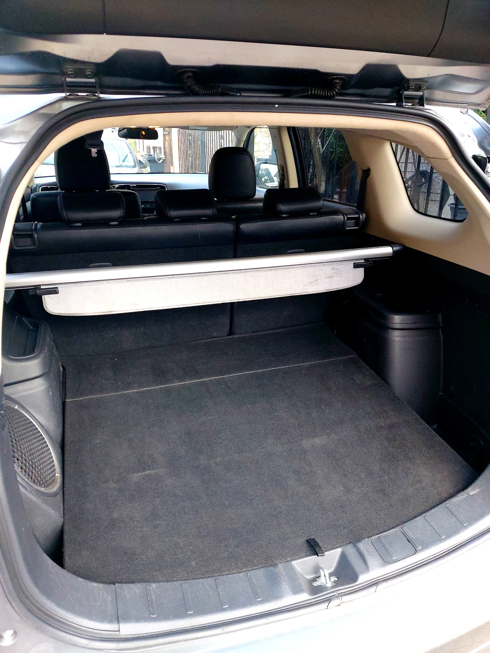 Mitsubishi Outlander 2.0 Phev  Plug in hibrid | Mobile.bg � ����������� 11